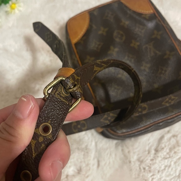Authentic LV Vintage Crossbody bag - Picture 11 of 11
